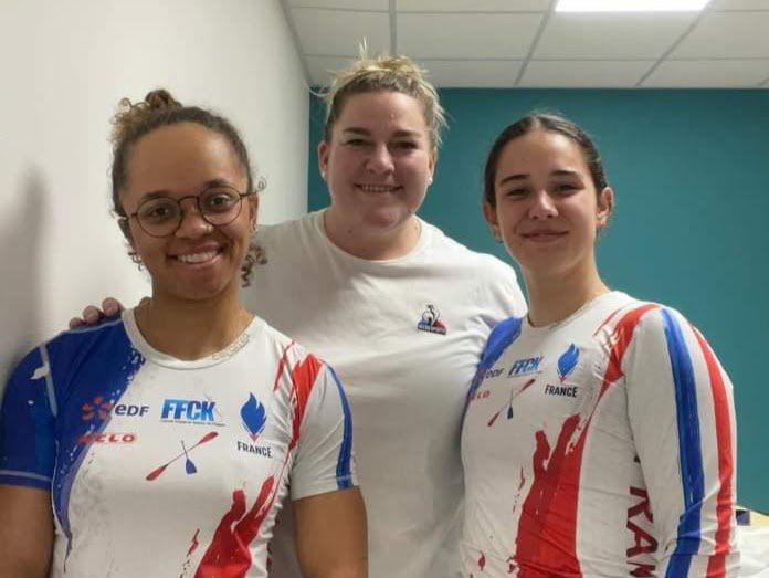 Récupération sportive : Noémie Queyreau avec deux athlètes de l'équipe de France de paracanoë